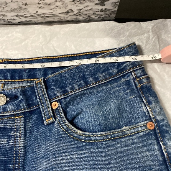 Levi's | 501 Blue Jean Shorts with Vintage Fade - Distressing - W30 - Picture 4 of 7